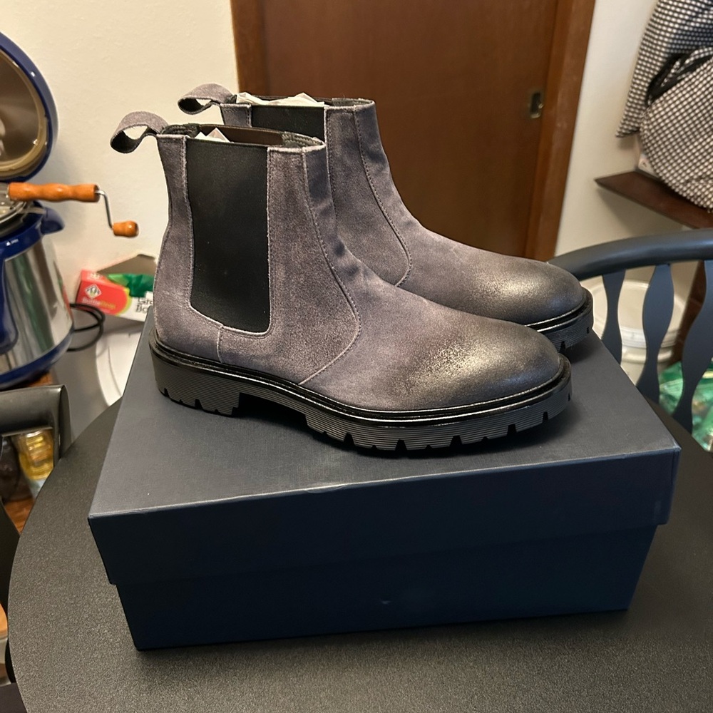 Good Man Brand Modern City Chelsea Mens Italian Leather Boots, MSRP $260.00, NWB